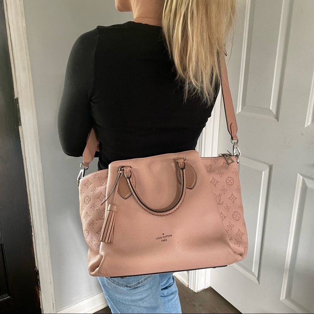 ❌SOLD❌ 2018 Louis Vuitton Mahina Haumea Leather Bag - Picture 3 of 15